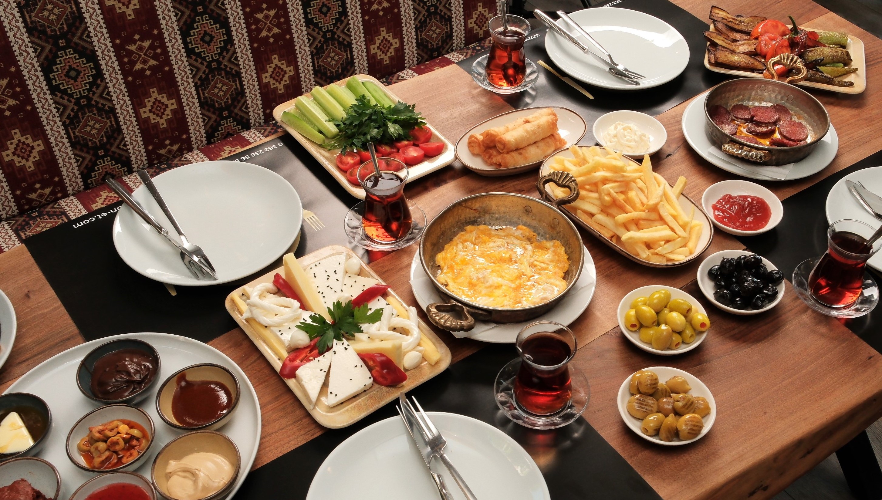 2 Kişilik Serpme Kahvaltı